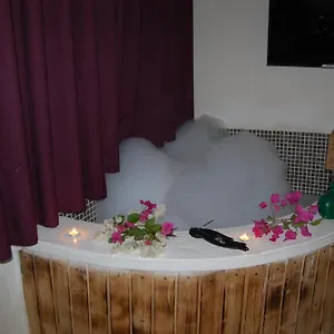 Tekhan Alacati Otel